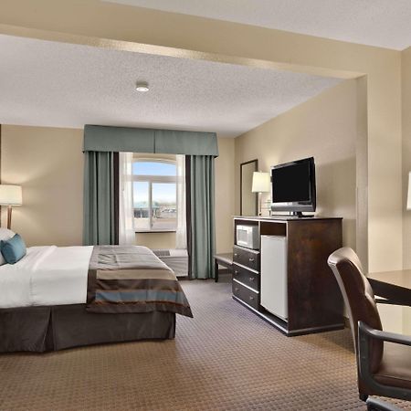 Wingate By Wyndham Pueblo Otel Dış mekan fotoğraf